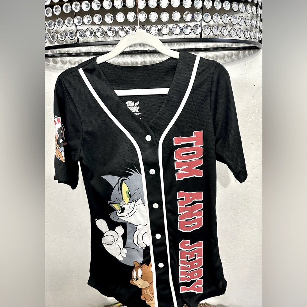 Tom& Jerry shirt